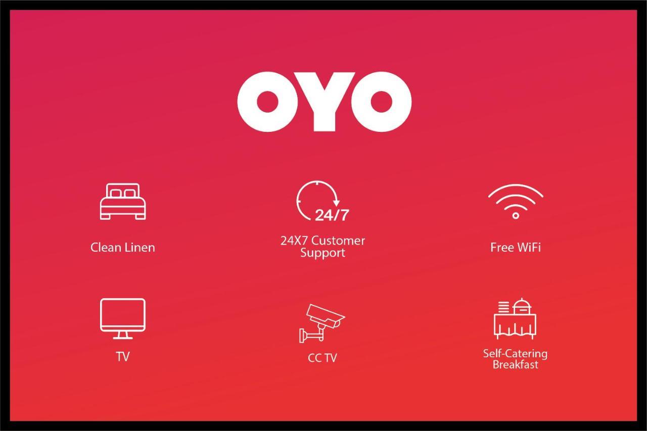 Vaccinated Staff- Oyo Townhouse 105 Khar West Station Hotell Mumbai Exteriör bild